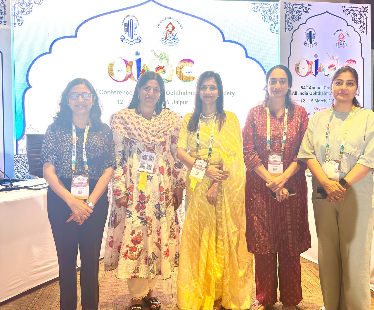 Best Eye Doctor in Meerut presenting at AIOS Jaipur